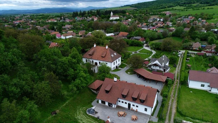 Conacul Gaal este bijuteria locului, complet restaurată în 2014