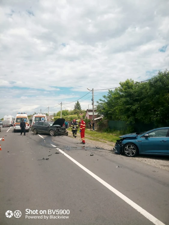 Patru persoane au fpst rănite în accidentul de pe DN2 FOTO ISU Ialomiţa