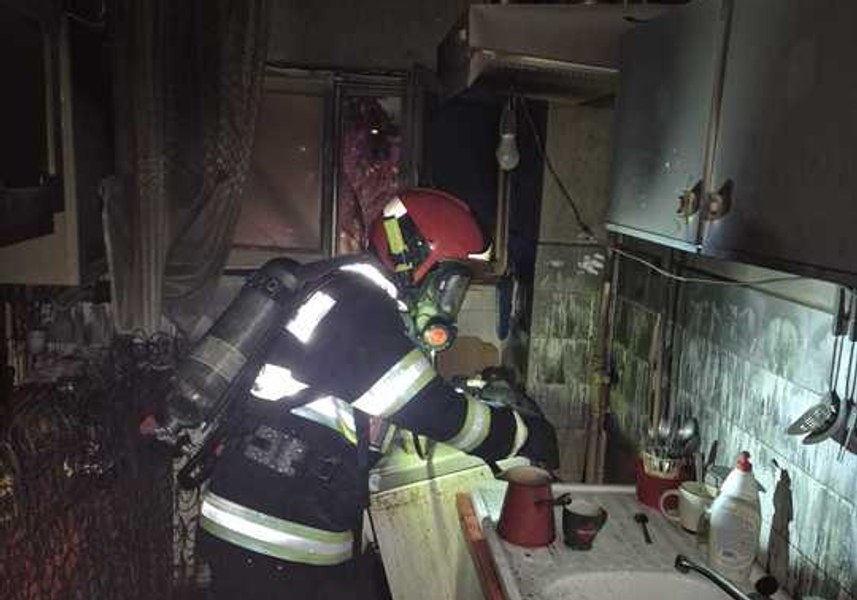 Incendiu într-un bloc din Sfântu Gheorghe. 40 de persoane au fost evacuate din imobil