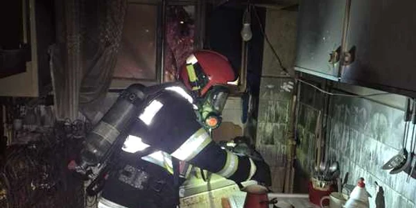 Incendiul a izbucnit la etajul 1 al blocului FOTO ISU Covasna jpg