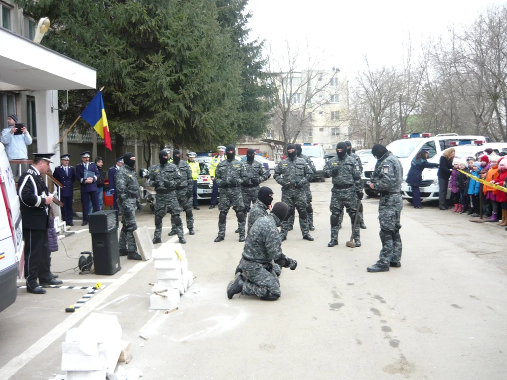 Şalupă pentru poliţiştii tulceni FOTO Arhivă Adevărul