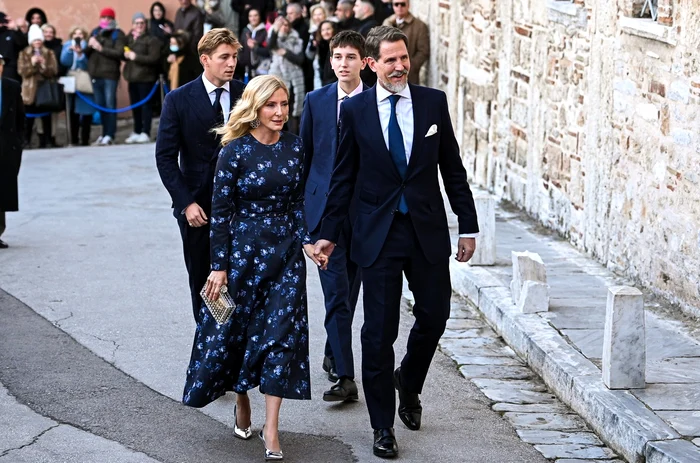 Prințul Pavlos și Prințesa Marie Chantal cu Prințul Constantin și Prințul Aristides la nunta Prințului Nikolaos profimedia 0961130088 jpg