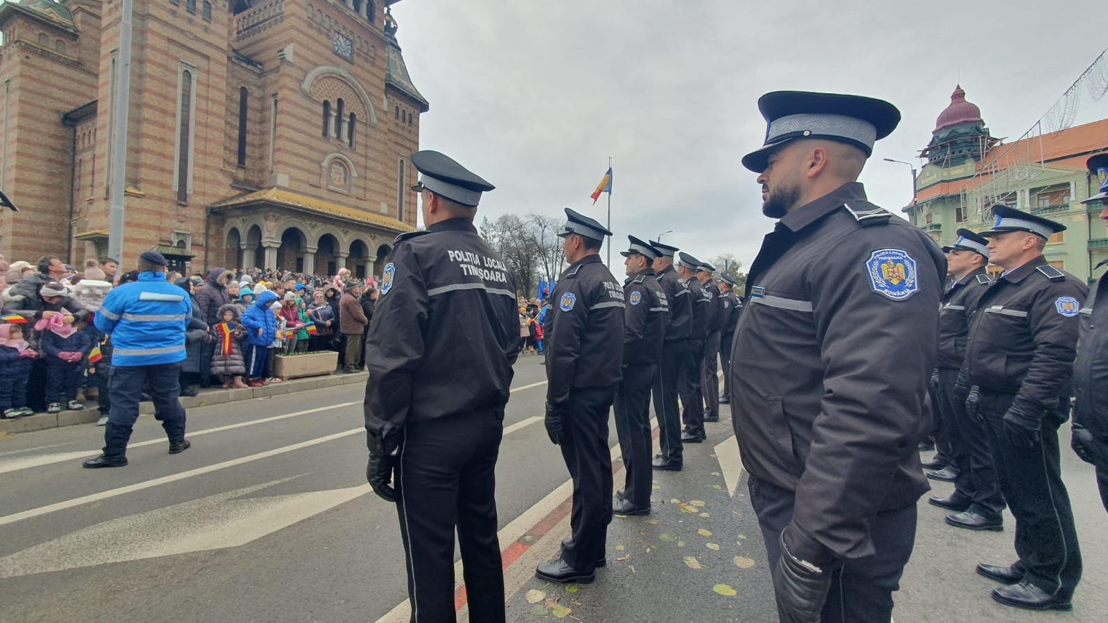 Ofițer din Poliția Locală, găsit vinovat de agresarea unui agent: "Am pretins că m-am apărat singur" Ofițer din Poliția Locală, găsit vinovat de agresarea unui agent: "Am pretins că m-am apărat singur"