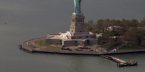 statuia libertatii reuters