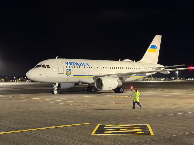 Avionul lui Zelenski, vizat de drone în apropiere de Dublin. Autoritățile irlandeze investighează o breșă gravă de securitate