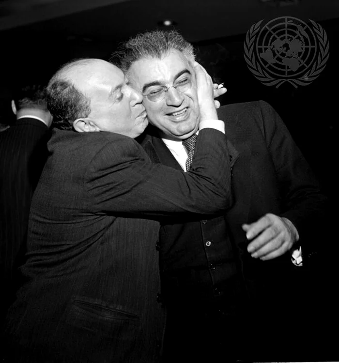 Reprezentantul Agenției Evreiești, îmbrățișat de Marcus Wulkan Credit Foto: UN Photo/MB.
