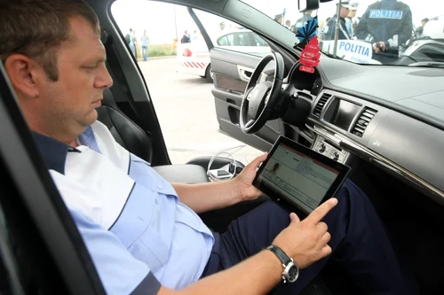 politie masina FOTO Adevarul