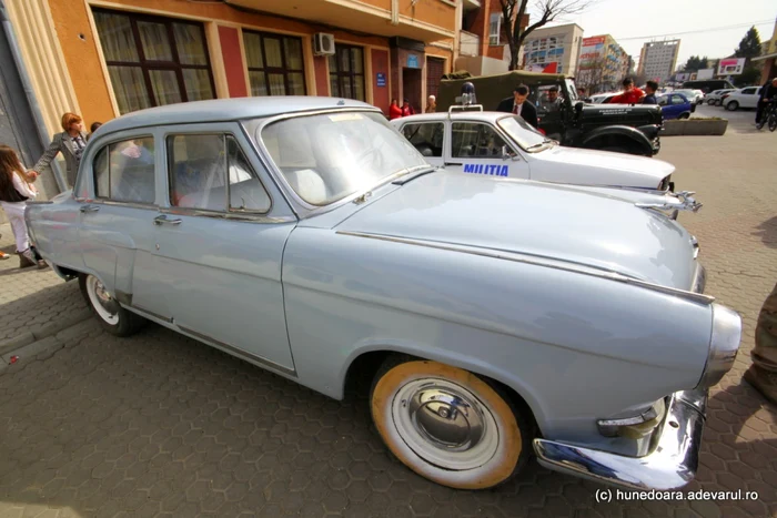 Gaz M 21, una dintre maşinile folosite de Securitate în timpul regimului comunist. FOTO: Daniel Guţă