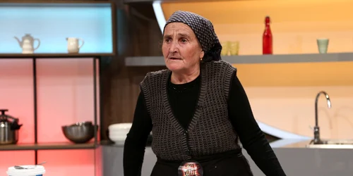 Bunica Gherghina 3 jpg