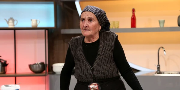Bunica Gherghina 3 jpg