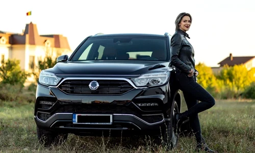 Modelul ales de Roxana costă 50 000 de euro jpeg