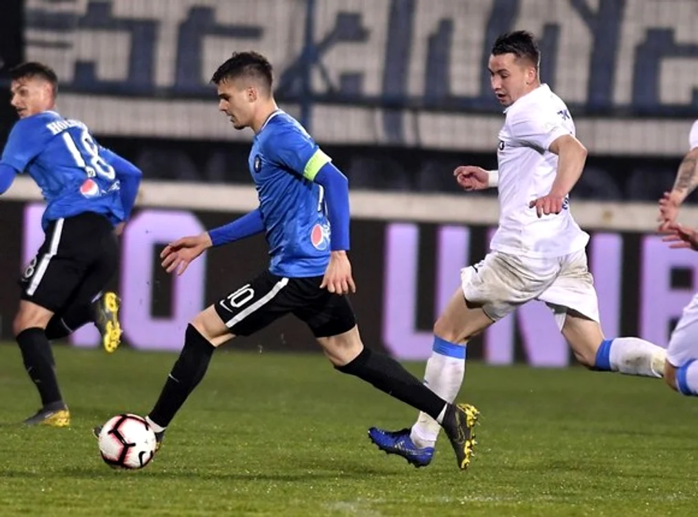 
    Ianis Hagi  