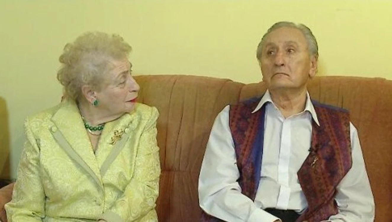 
    Familia Paulei Iacob. Avocata și soțul ei au fost împreună 57 de anicaptură: PRO TV  