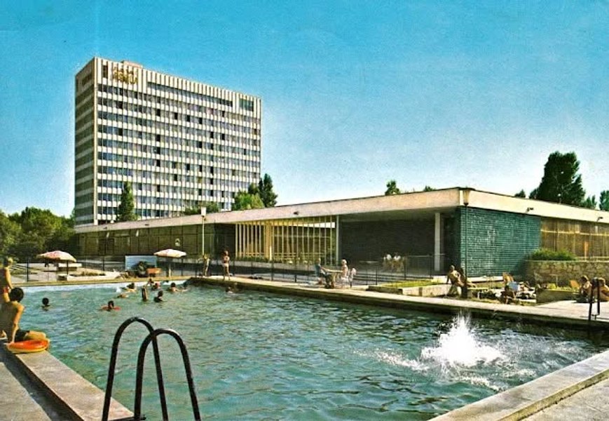 O Perlă arhitecturală în pericol. „Ansamblul de hoteluri din Mamaia marca o deschidere creativă spre lumea liberă“