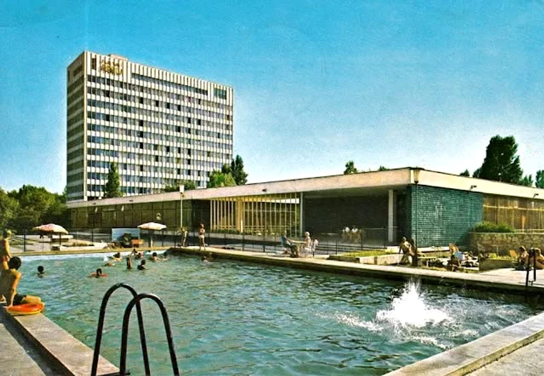 Hotelul Perla din Mamaia, construit în anii '60. FOTO: Arhiva Uniunii Arhitecților din România