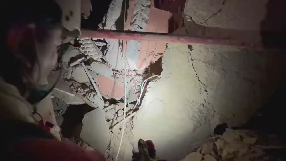 „Este un miracol”: Un bărbat a fost scos viu de sub dărâmături, la 8 zile după cutremurul din Venezuela