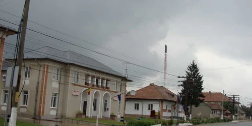 Un politist din Prundeni este cercetat ca a sechestrat un candidat la consiliul local