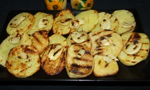 cartofi cu usturoi pe gratar jpeg