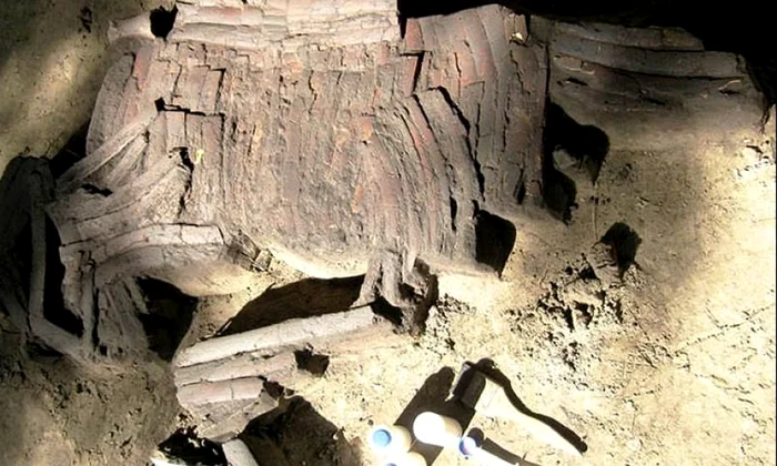 O armură din oase, din epoca bronzului, a fost descoperită în Siberia jpeg