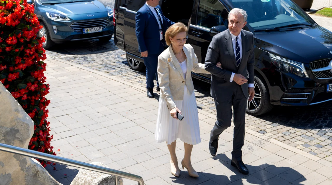 Majestatea Sa Margareta și Principele Radu la Arhiepiscopia Greco Catolică   Casa Majestății Sale (1) jpg