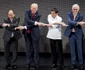 Donald Trump - strangere de mana la summitul ASEAN de la Manila FOTO AFP 