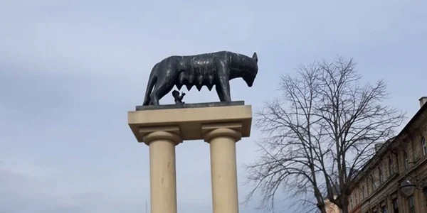 statuie lupa capitolina din constanta