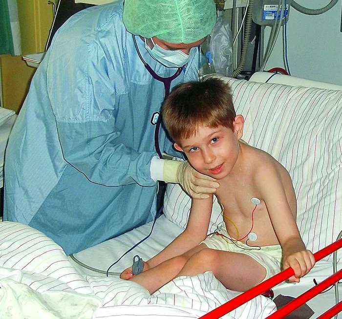 Intervenţia chirurgicală va dura cinci ore