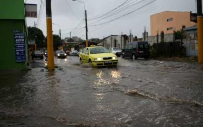 Constanta: Furtuna a provocat inundaţii pe litoral