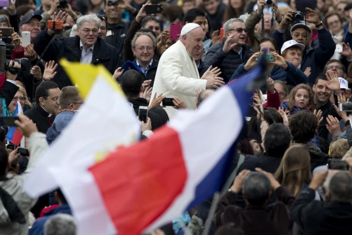 Papa Francisc, în Piata Sfântul Petru FOTO AP