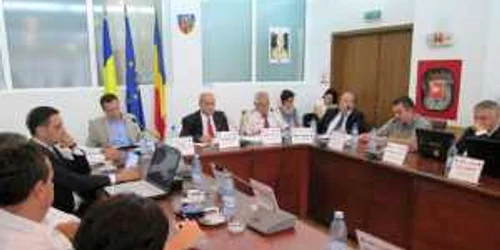 Liberalii vor regulament pentru repartizarea banilor. Cîlea ameninţă că rupe USL Vâlcea