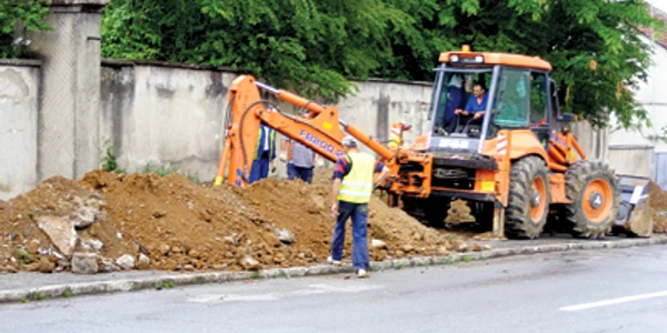 Reşiţa: ORAŞUL PE SCURT / Trotuare mai bune
