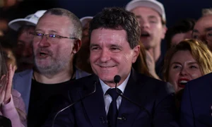 Conferința susținută la închiderea urnelor și comunicarea primelor rezultate exit-poll de către candidatul independent Nicușor Dan, în București. FOTO Inquam Photos / Octav Ganea