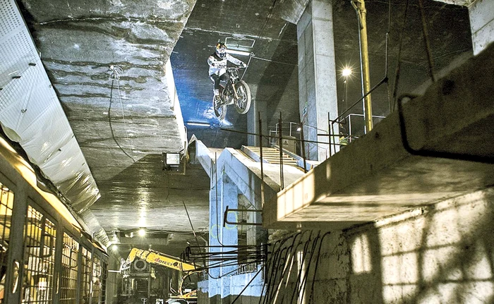 
    Şi-a făcut intrarea  pe șapa scărilor rulanteFoto: Redbull  