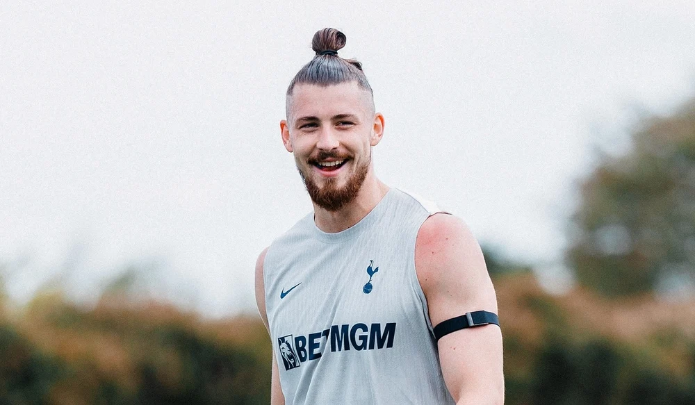 Zi mare pentru Radu Drăgușin. Stoperul român a revenit la antrenamente