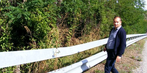 furt indicatoare auto