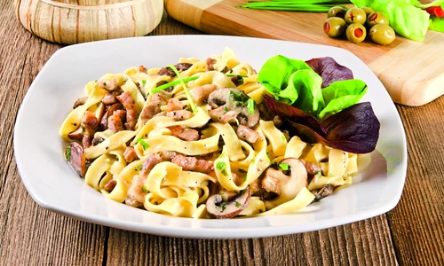 salata calda de paste cu ciuperci jpeg