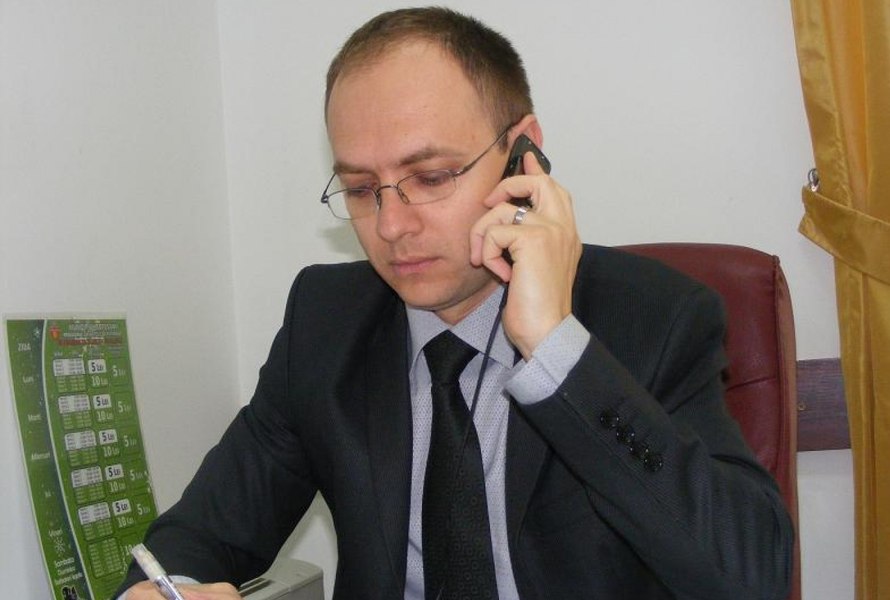 Descindere DNA la Primăria Botoșani. Edilul Cosmin Andrei a fost pus sub control judiciar, fiind acuzat de corupție