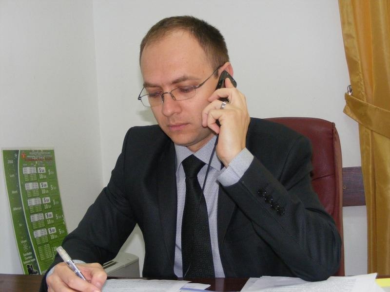 Primarul Botoşaniului, trimis în judecată după ce ar fi dat unei candidate subiectele la un concurs pentru funcţia de consilier