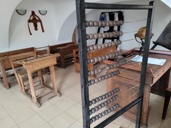 Este un muzeu în care sunt expuse băncile și alte obiecte FOTO Muzeul Preparandia