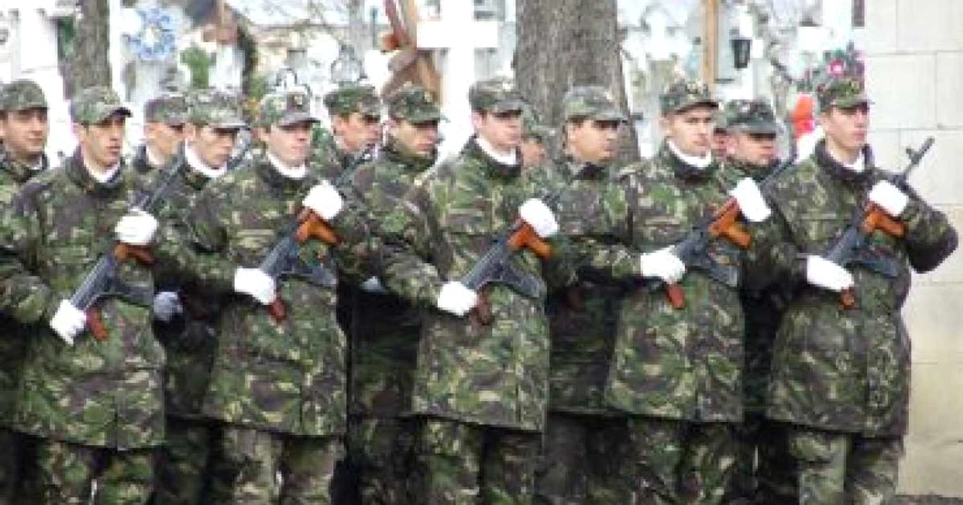 Garda de Onoare a marcat încheierea manifestărilor dedicate Zilei Naţionale 