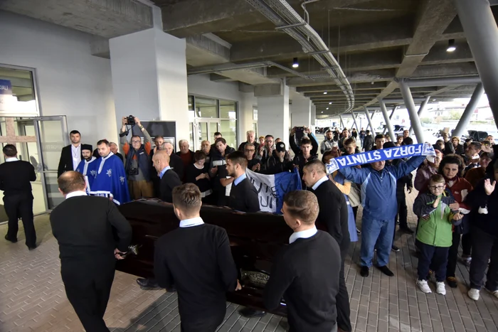 Simplii suporteri ai Craiovei n-au putut să stea nici ei departe de tragicul eveniment