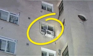 Acesta este geamul pe care hoţul voia să  intre în apartament jpeg