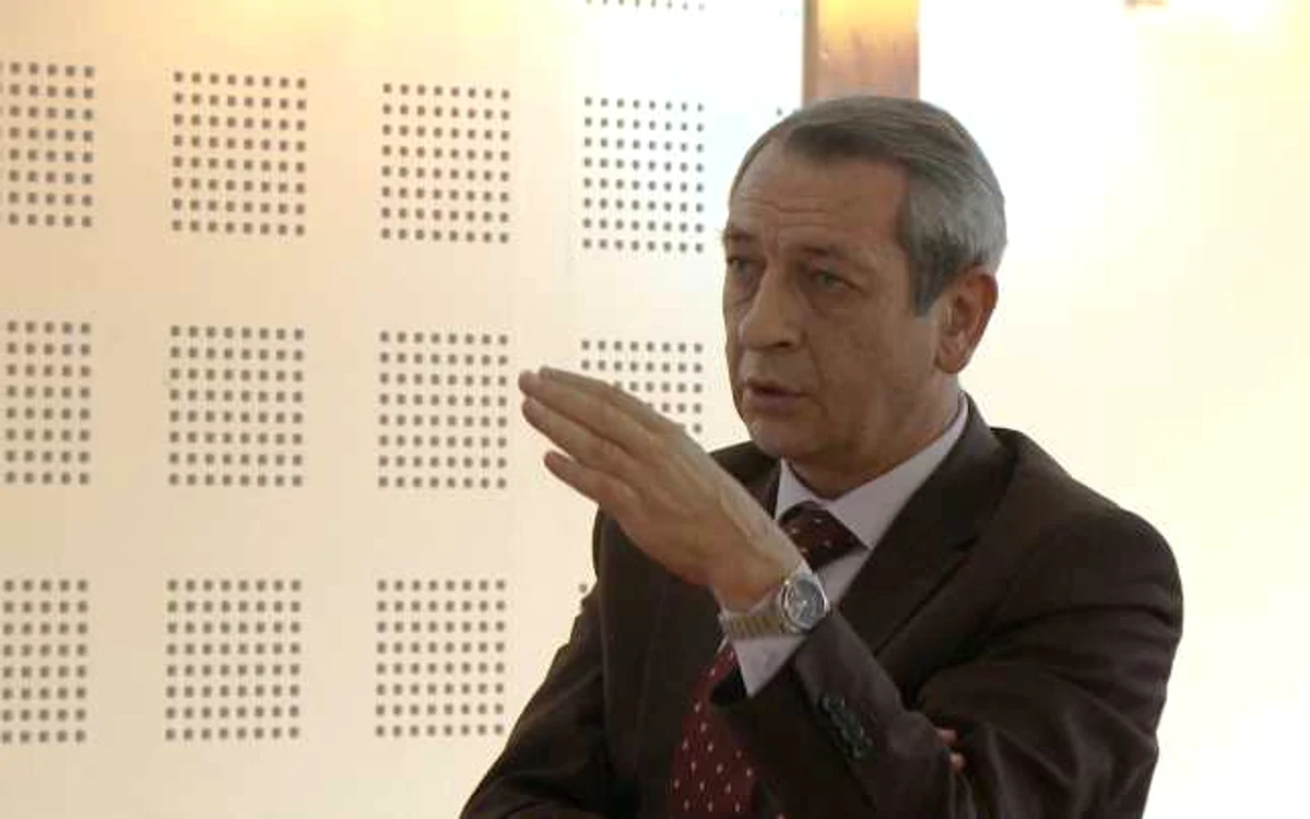 Între timp, conducerea fabricii a dat comandă de un aparat nou, în Suedia, care costă 13.000 de lei, dar care va ajunge abia în 60 de zile