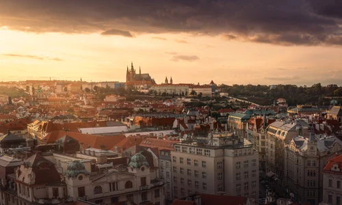 ghid pentru o vacanta in familie la praga cum gasesti cele mai ieftine bilete de avion jpg