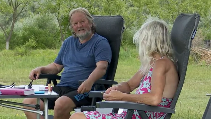 Michael şi Silvia călătoresc 6 săptămâni cu rulota. FOTO: Iulian Bunilă 