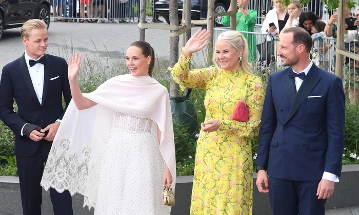 Marius Borg cu Printul Sverre Magnus, Printesa Ingrid Alexandra, Printul Haakon si Printesa Mette Marit GettyImages 1403308131 jpg