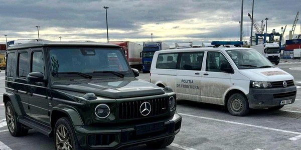 Autoturism de lux căutat de autoritățile din Polonia, descoperit de poliţiştii de frontieră în Portul Constanța Foto Poliția de Frontieră jpg