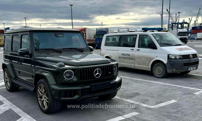 Autoturism de lux descoperit de poliţişti în Portul Constanța Foto: Poliția de Frontieră