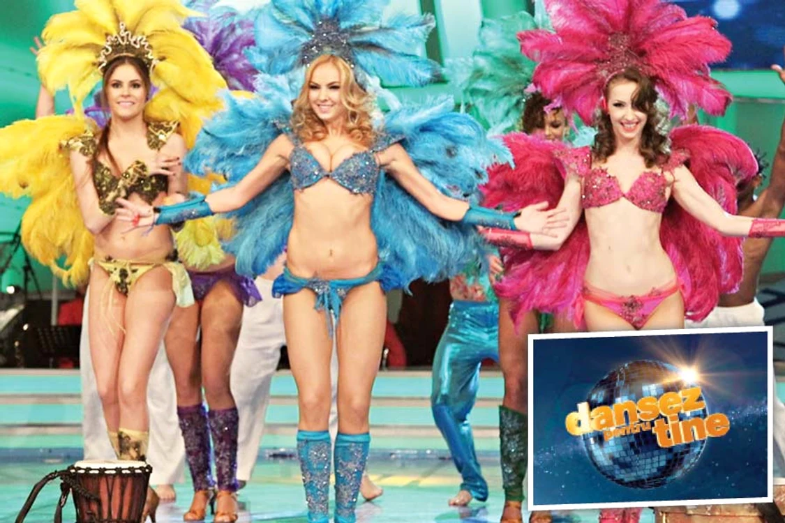 
    În ediţia din primăvara  anului trecut, Roxana Ionescu  a etalat ţinute spectaculoase,  cu vedere la sâni (Fotografii: PRO TV)  