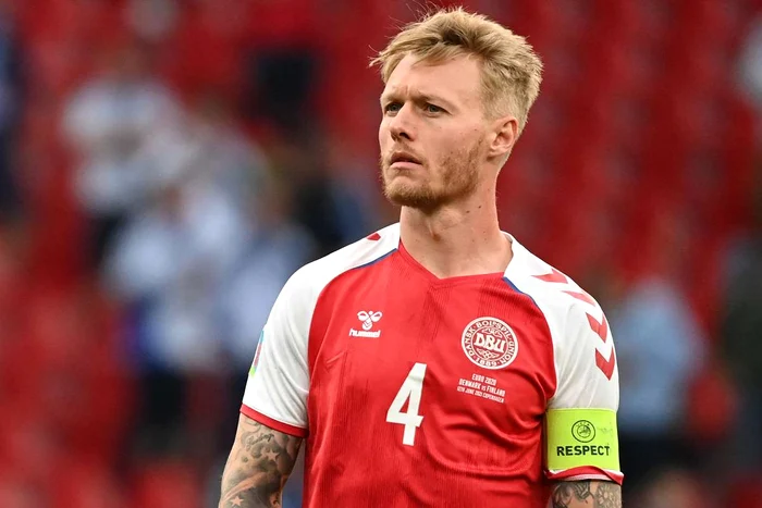 
    Simon Kjaer va lipsi de pe teren câteva luni buneSursă foto: Gettyimages  